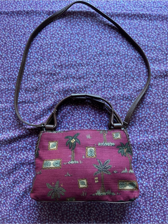 Relic Handbags - Women's Tropical Print Crossbody Bag in Burgundy